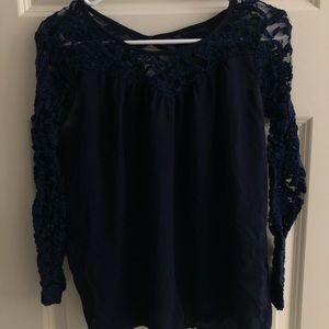 🌟3/$25🌟 navy lace long sleeve